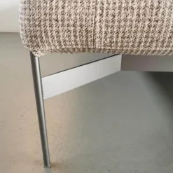 B&B Italia Hocker & Sitzsäcke|Saké Hocker Stoff Liseo Cat. Lusso Braun Gestell Hartzinn Lackiert