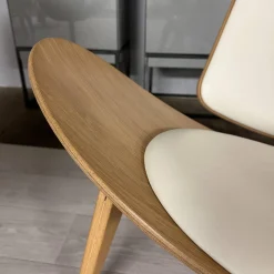 Carl Hansen & Søn Einzelstühle|Schalenstuhl CH07 Bezug Leder Thor 390 Creme Gestell Eiche Weisspigmentiert Öl