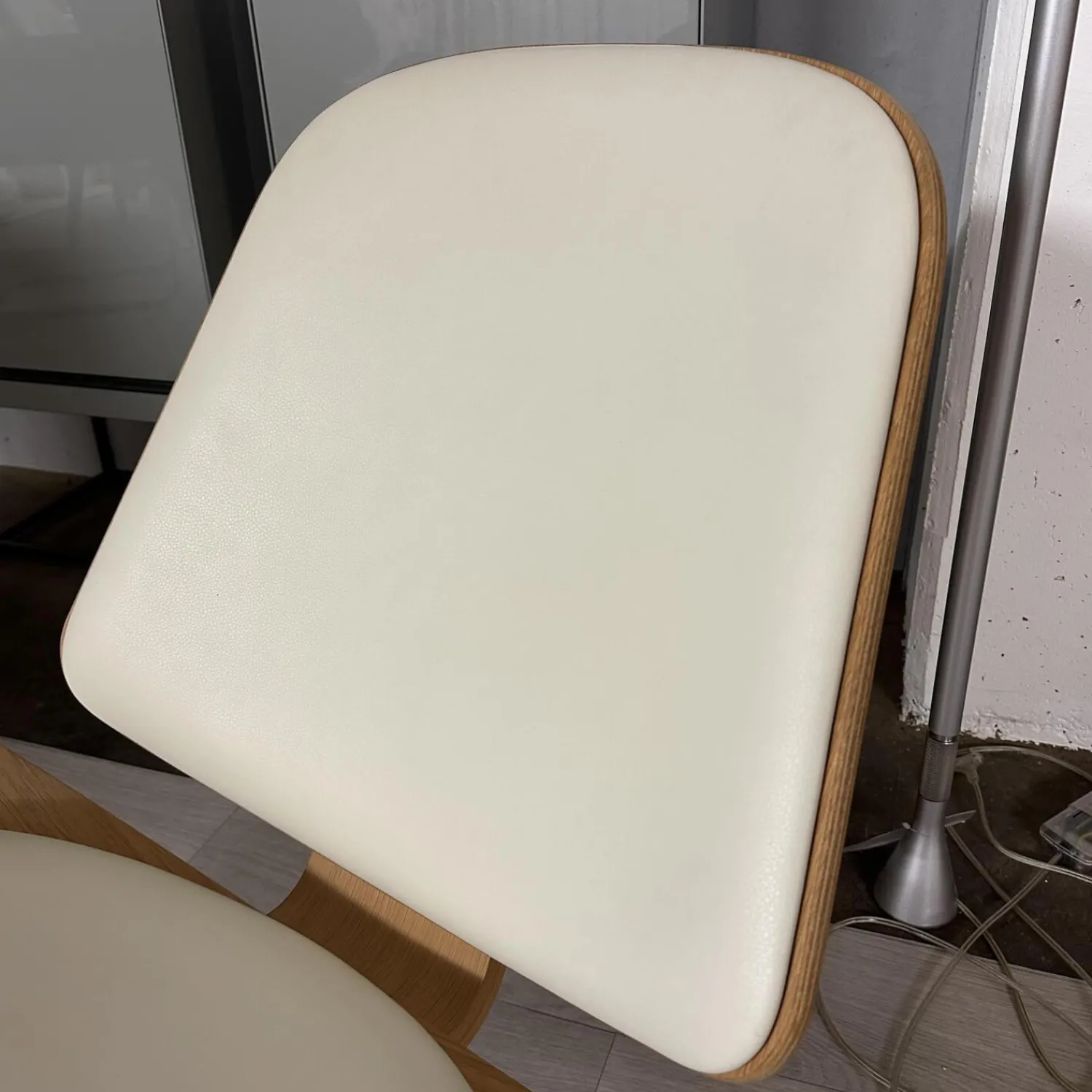 Carl Hansen & Søn Einzelstühle|Schalenstuhl CH07 Bezug Leder Thor 390 Creme Gestell Eiche Weisspigmentiert Öl