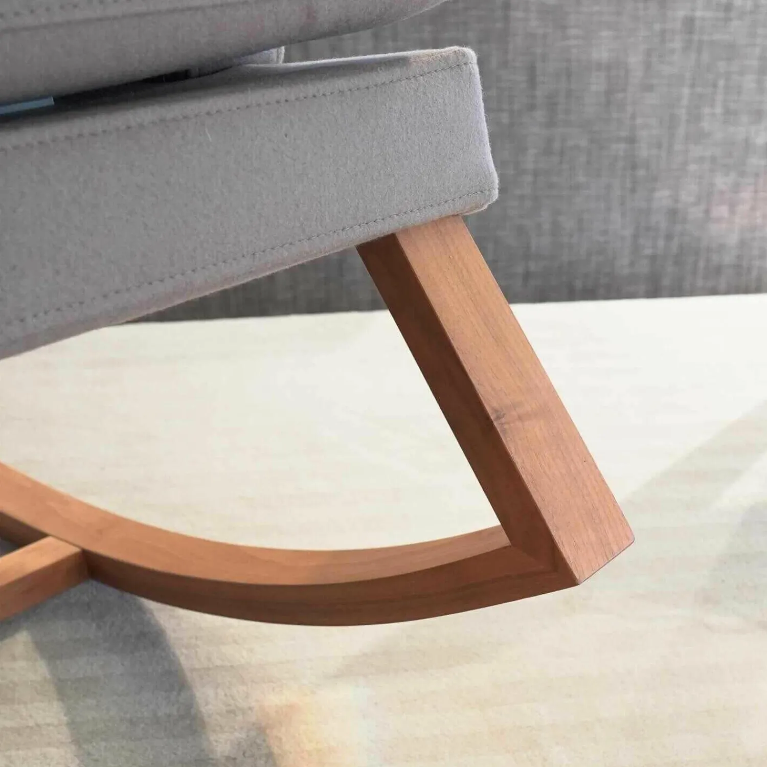 Bielefelder Werkstätten Relaxsessel|Schaukelsessel Tribeca Kavallerietuch Grau Braun mit Nackenkissen