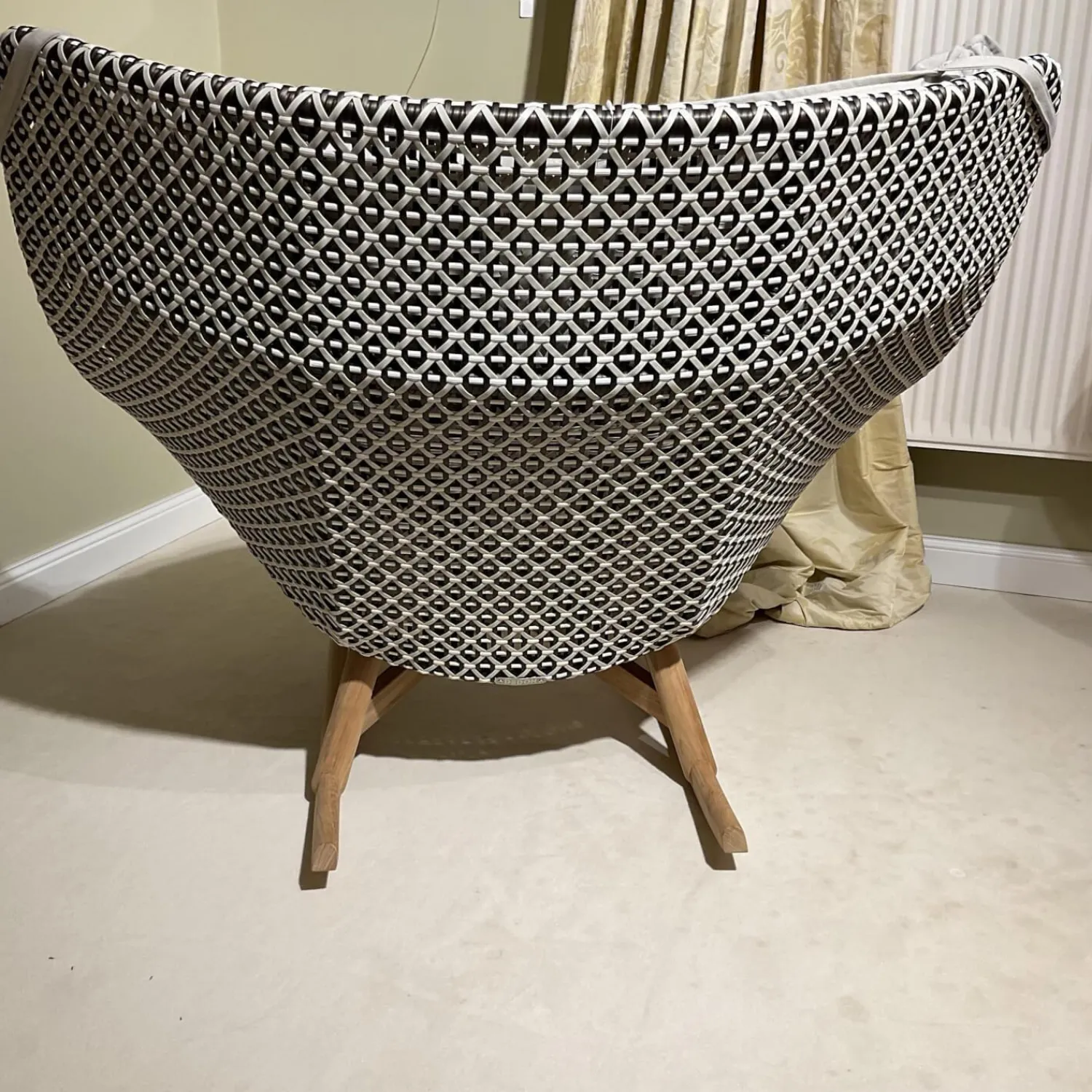 DEDON Loungemöbel|Schaukelstuhl Mbrace Stoff A 264 Cool Sage Grau Gestell Aluminium Füße Massivholz Teak Inklusive Beistelltisch