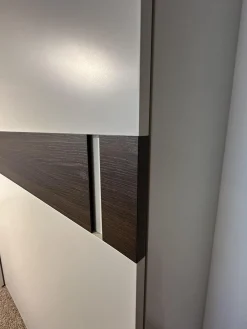 Contur Kleiderschränke|Schiebetürenschrank Athena Logica Lack 127 Hot Grau Griff Lack Absetzungen Melamin Holz MT RT Thermoeiche Innen Stoffoptik Perlmutt