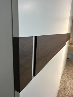 Contur Kleiderschränke|Schiebetürenschrank Athena Logica Lack 127 Hot Grau Griff Lack Absetzungen Melamin Holz MT RT Thermoeiche Innen Stoffoptik Perlmutt