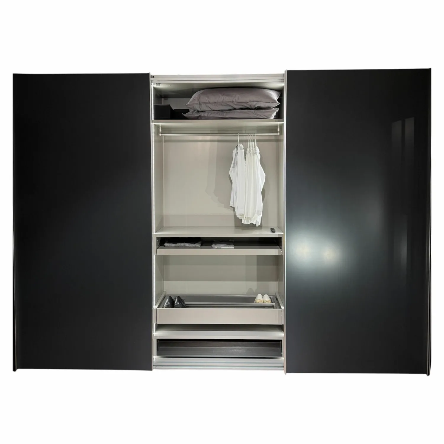 Interlübke Kleiderschränke|Schiebetürenschrank Collect Korpus Lack M21 Anthrazit Innen Lack M23 Muschel Beige