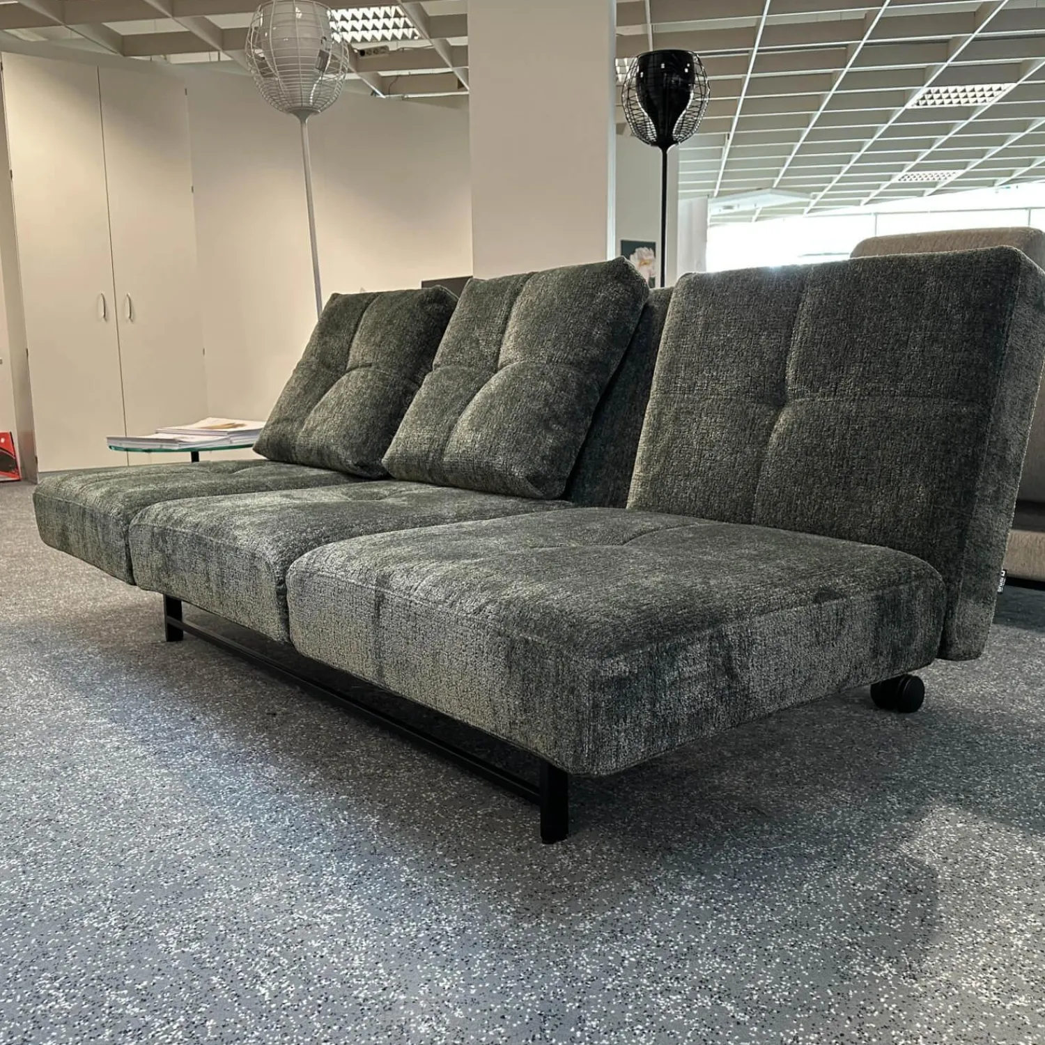 Brühl Schlafsofas|Schlafsofa Cross Over Stoff 4401 35 Grün Gestell Metall Schwarz Pulverbeschichtet Mit Rollen Hinten Inklusive Kissen