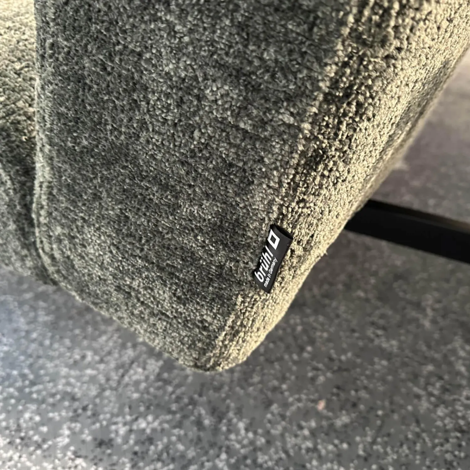 Brühl Schlafsofas|Schlafsofa Cross Over Stoff 4401 35 Grün Gestell Metall Schwarz Pulverbeschichtet Mit Rollen Hinten Inklusive Kissen