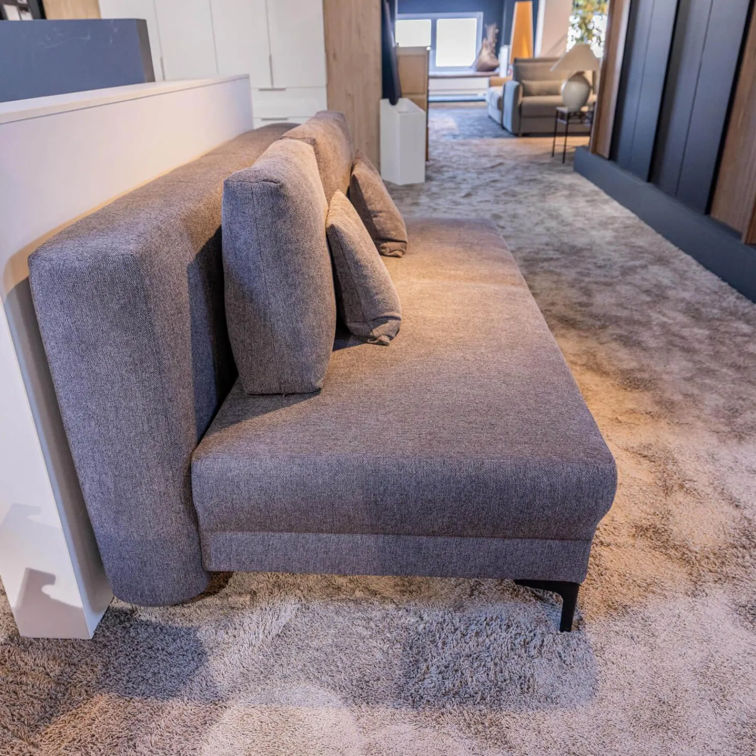 Nehl Schlafsofas|Schlafsofa Genua Bezug Stoff Alpha Anthrazit Fuß Metall Schwarz Matt Mit Dekokissen