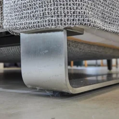 Signet Schlafsofas|Schlafsofa Lazlo Stoff Mambo Hellgrau Kufe Edelstahl Gebürstet