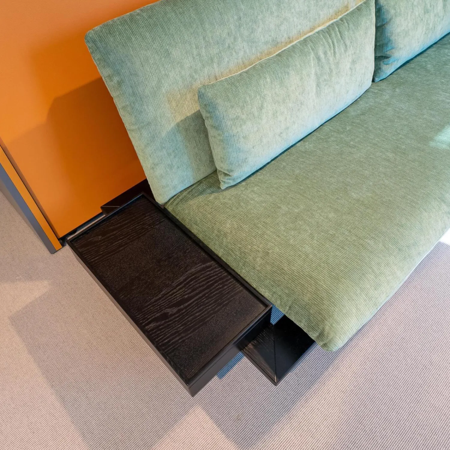 Signet Schlafsofas|Schlafsofa Veda Stoff Pesaro Kat. D Schilf Cort Grün mit 2 Kissen