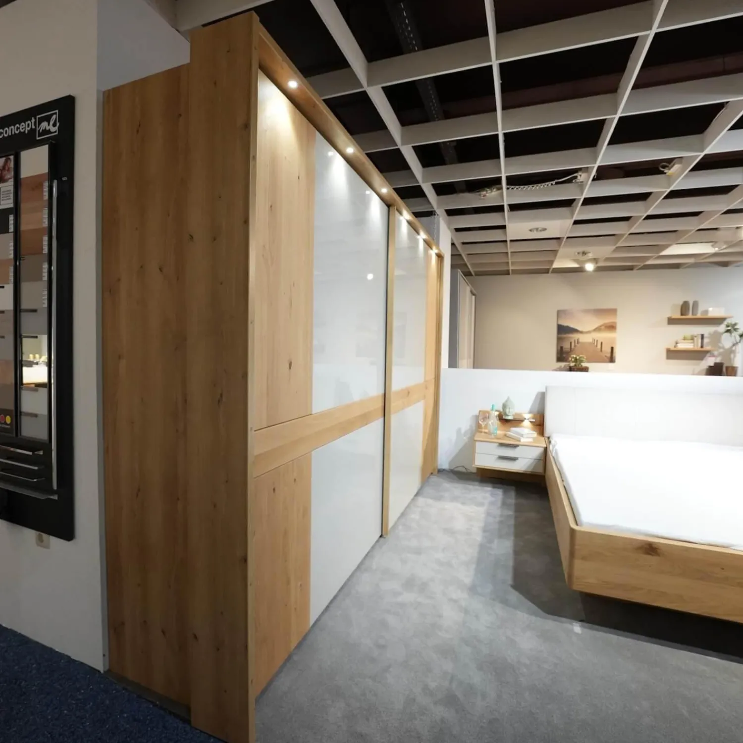 Wiemann Ganze Schlafzimmer|Schlafzimmer Modena Plus Eiche Bianco Glas Leder Champagner Inklusive LED Flexleuchten Bett Ohne Matratze Ohne Lattenrost