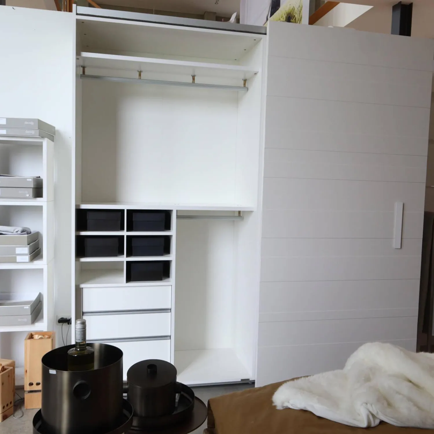 Ligne Roset Kleiderschränke|Schlafzimmerschrank Hide & Seek Lack Weiß