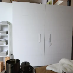 Ligne Roset Kleiderschränke|Schlafzimmerschrank Hide & Seek Lack Weiß