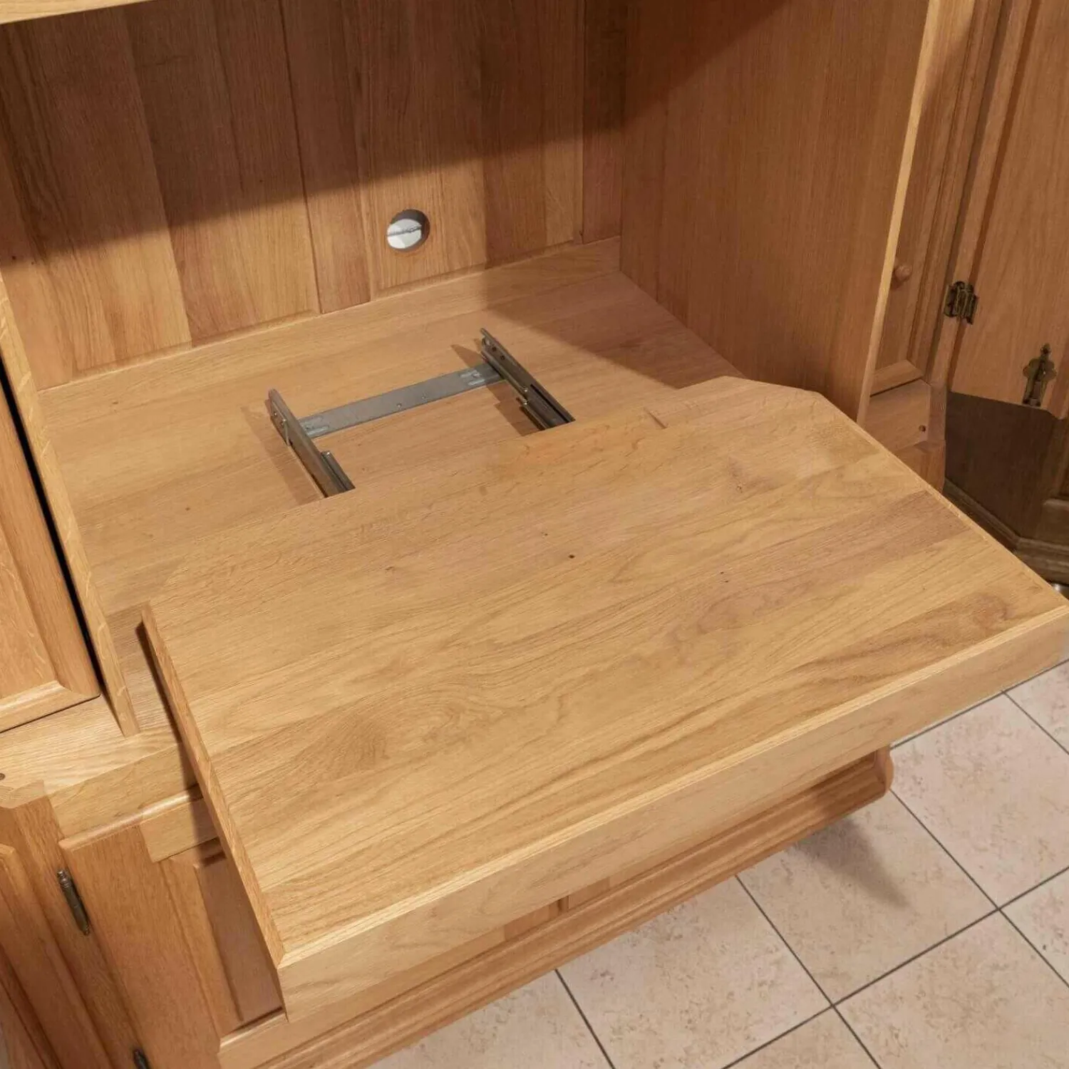 Möbelwerkstätten Buschsieweke Vitrinen & Highboards|Schrank Eiche 1A Seidenglanz Lackiert