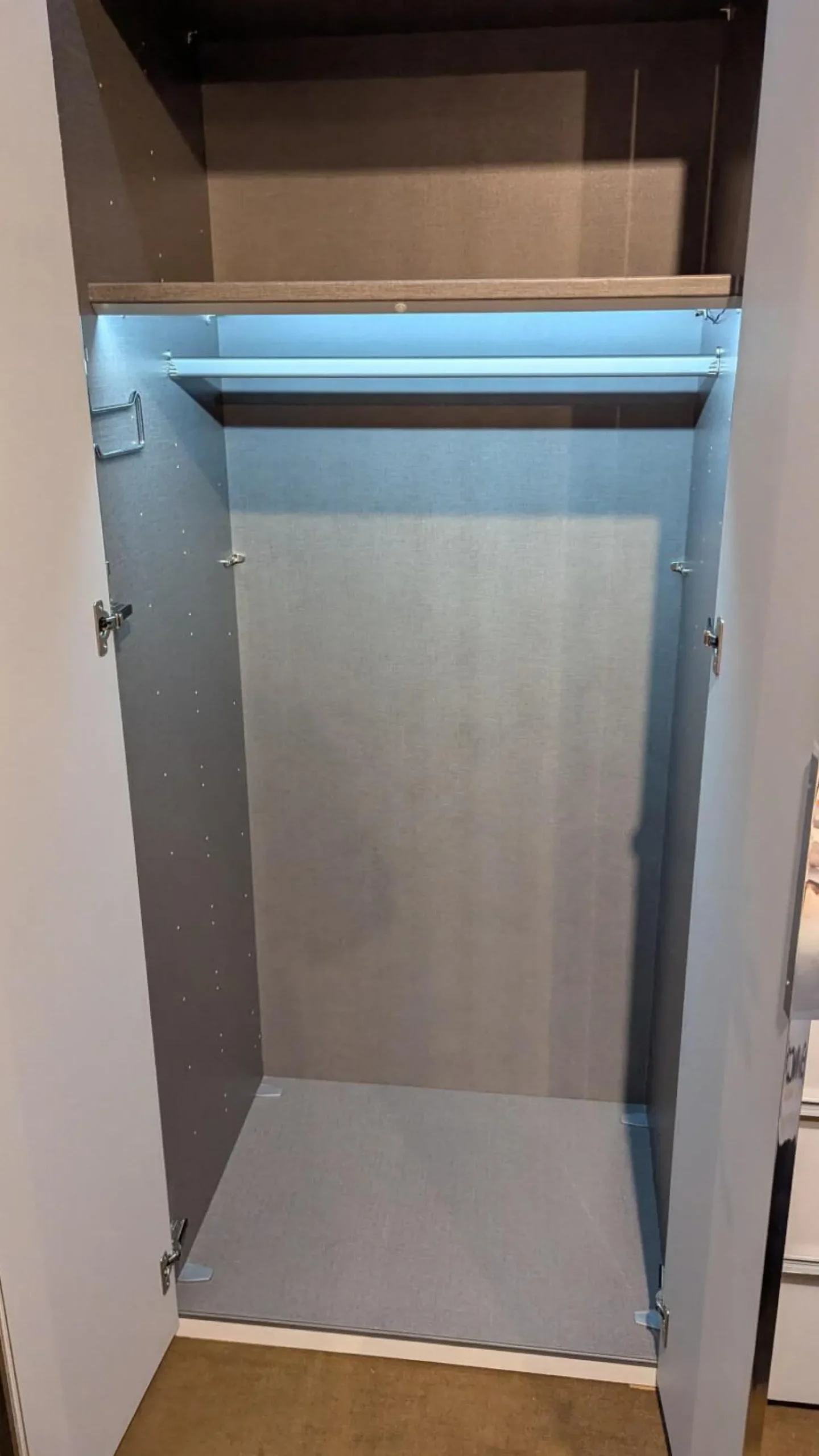 Nolte Kleiderschränke|Schrank Horizont 110 Front Glas G71 Seidengrau Grau Weiß Korpus Polarweiß Weiß Innen Leinenoptik Twist