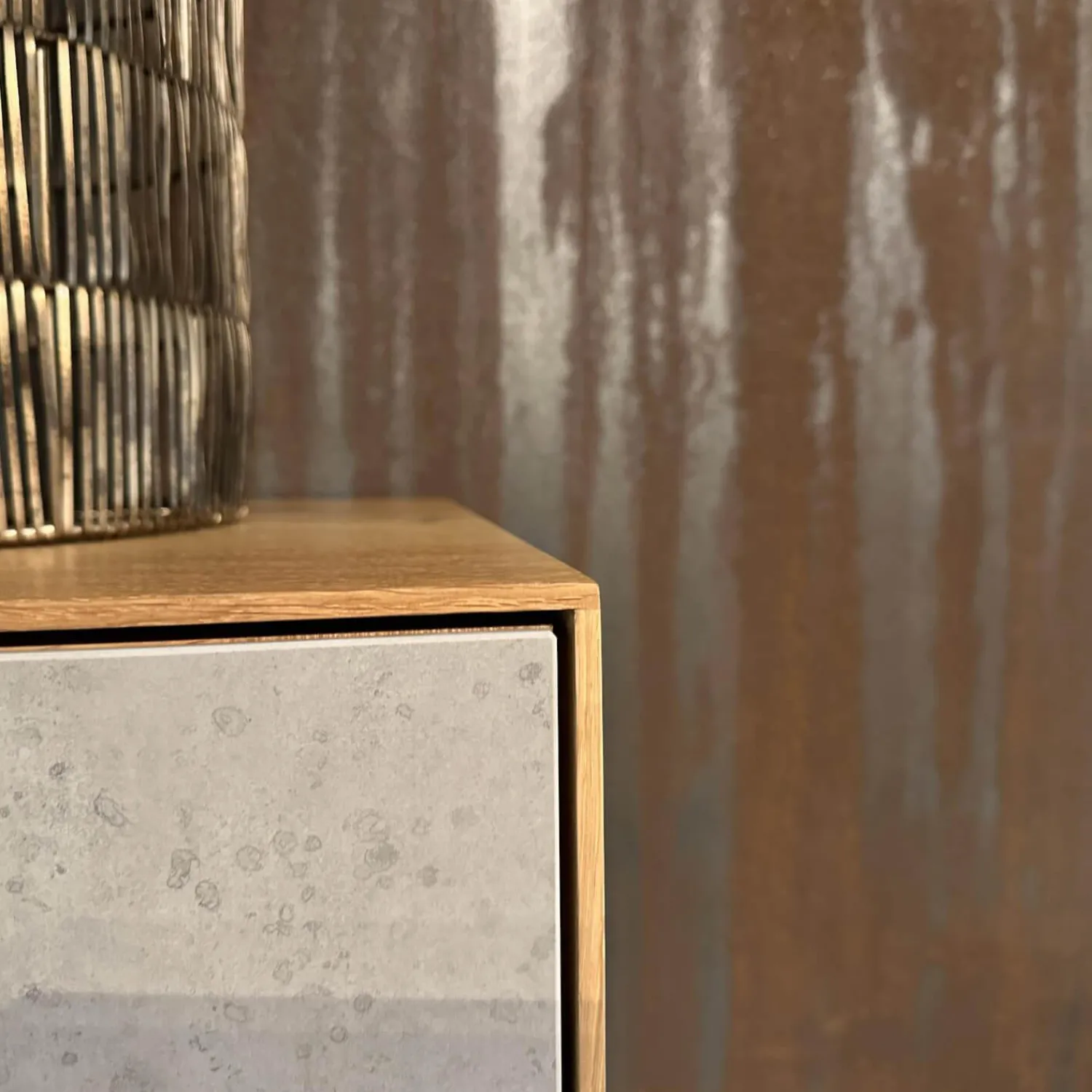 Scholtissek Vitrinen & Highboards|Schrank Kera Front Keramik Beton Silk Grau Korpus Knorrige Eiche Natur Geölt Gestell Metall Schwarz Lackiert