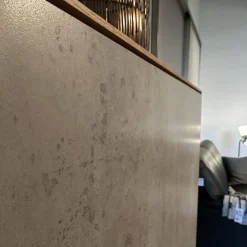 Scholtissek Vitrinen & Highboards|Schrank Kera Front Keramik Beton Silk Grau Korpus Knorrige Eiche Natur Geölt Gestell Metall Schwarz Lackiert