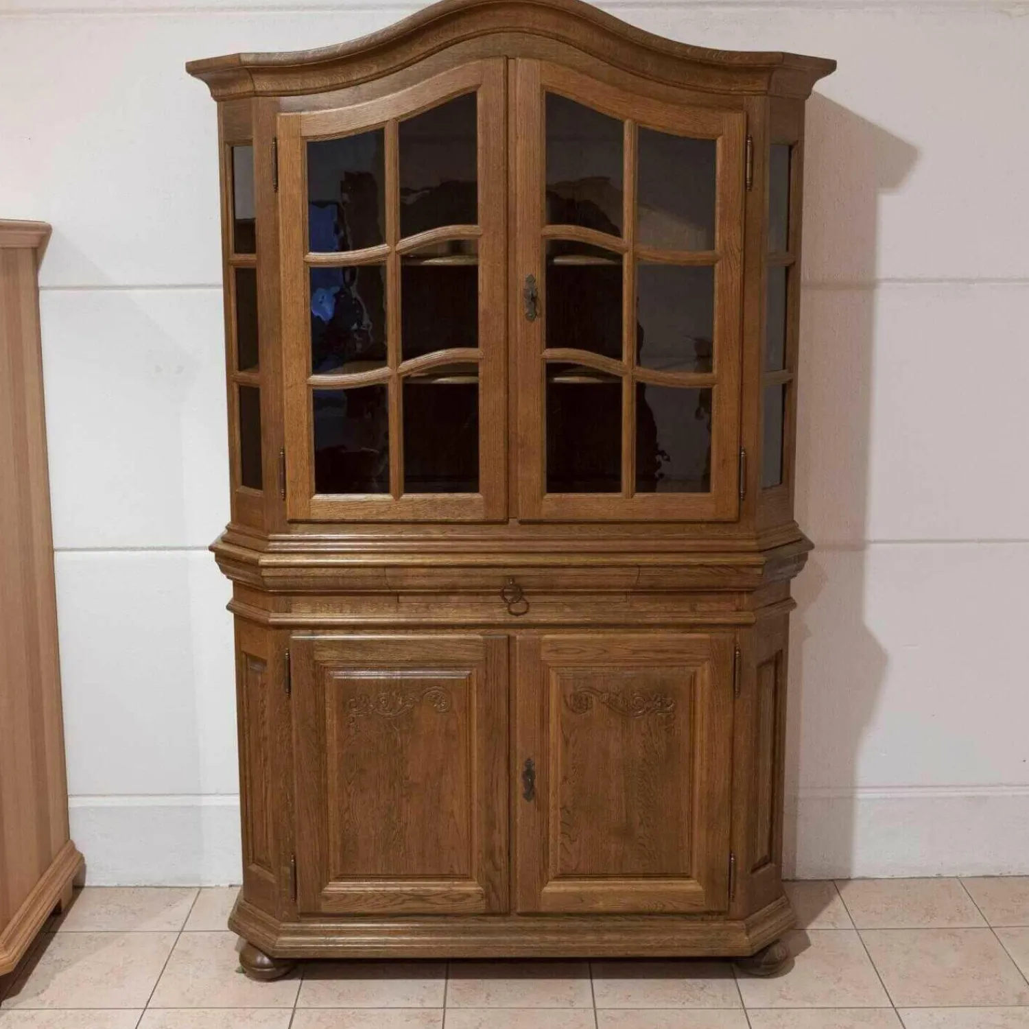 Möbelwerkstätten Buschsieweke Vitrinen & Highboards|Schrank Kiel Eiche 1A Gebeizt Lackiert