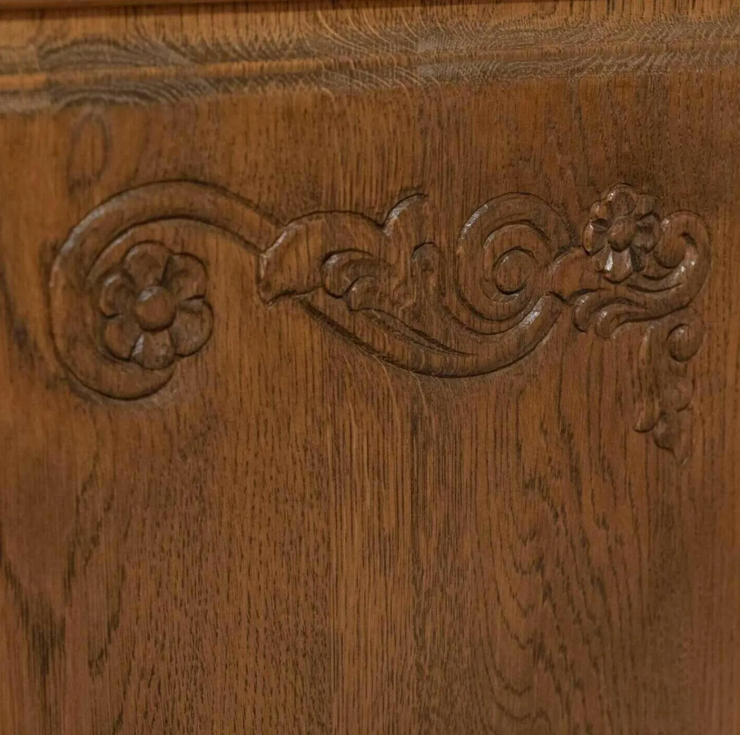 Möbelwerkstätten Buschsieweke Vitrinen & Highboards|Schrank Kiel Eiche 1A Gebeizt Lackiert