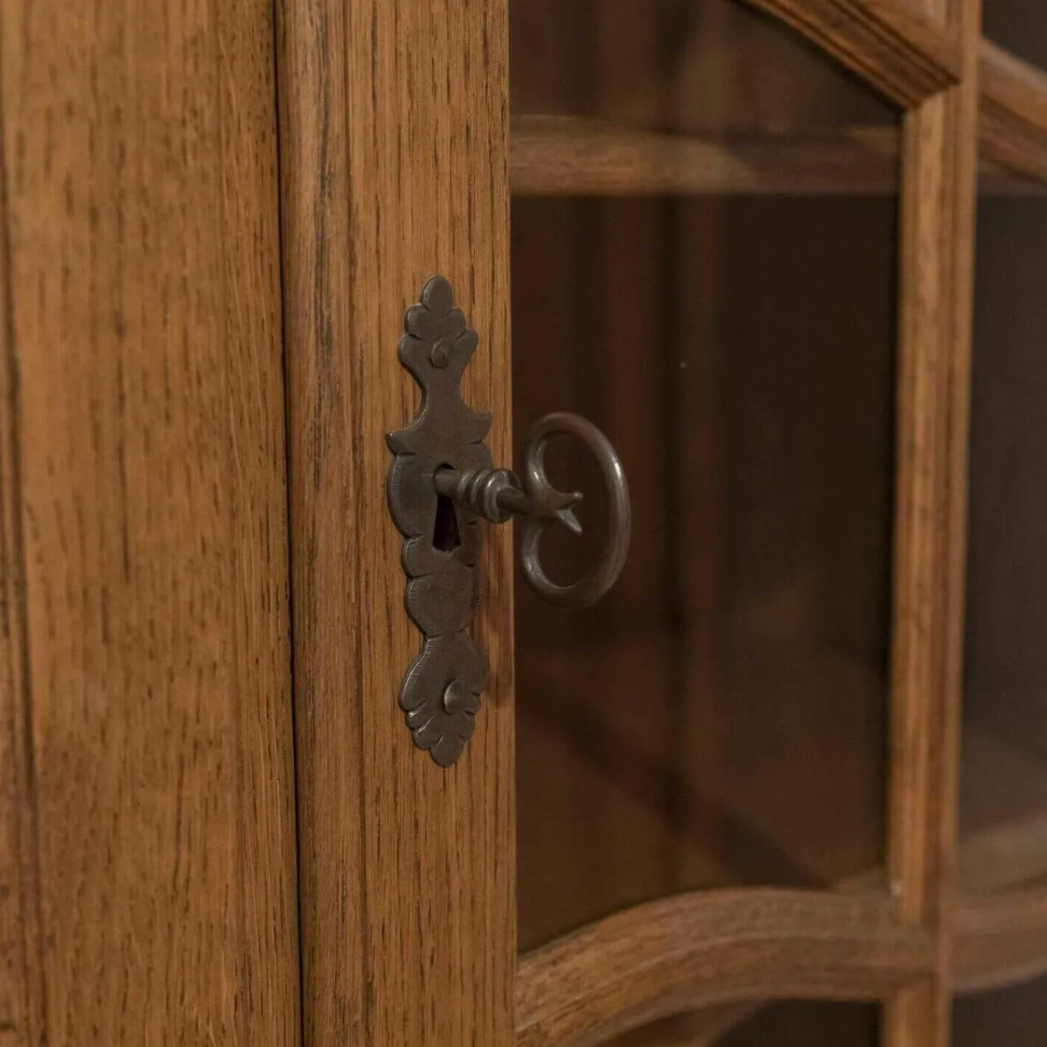 Möbelwerkstätten Buschsieweke Vitrinen & Highboards|Schrank Kiel Eiche 1A Gebeizt Lackiert