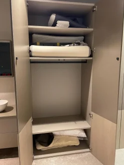 Sudbrock Kleiderschränke|Schrank Miria Fronten Glattlack Sienna 465 Eiche Sahara 129 Geriffelt mit Beleuchtung