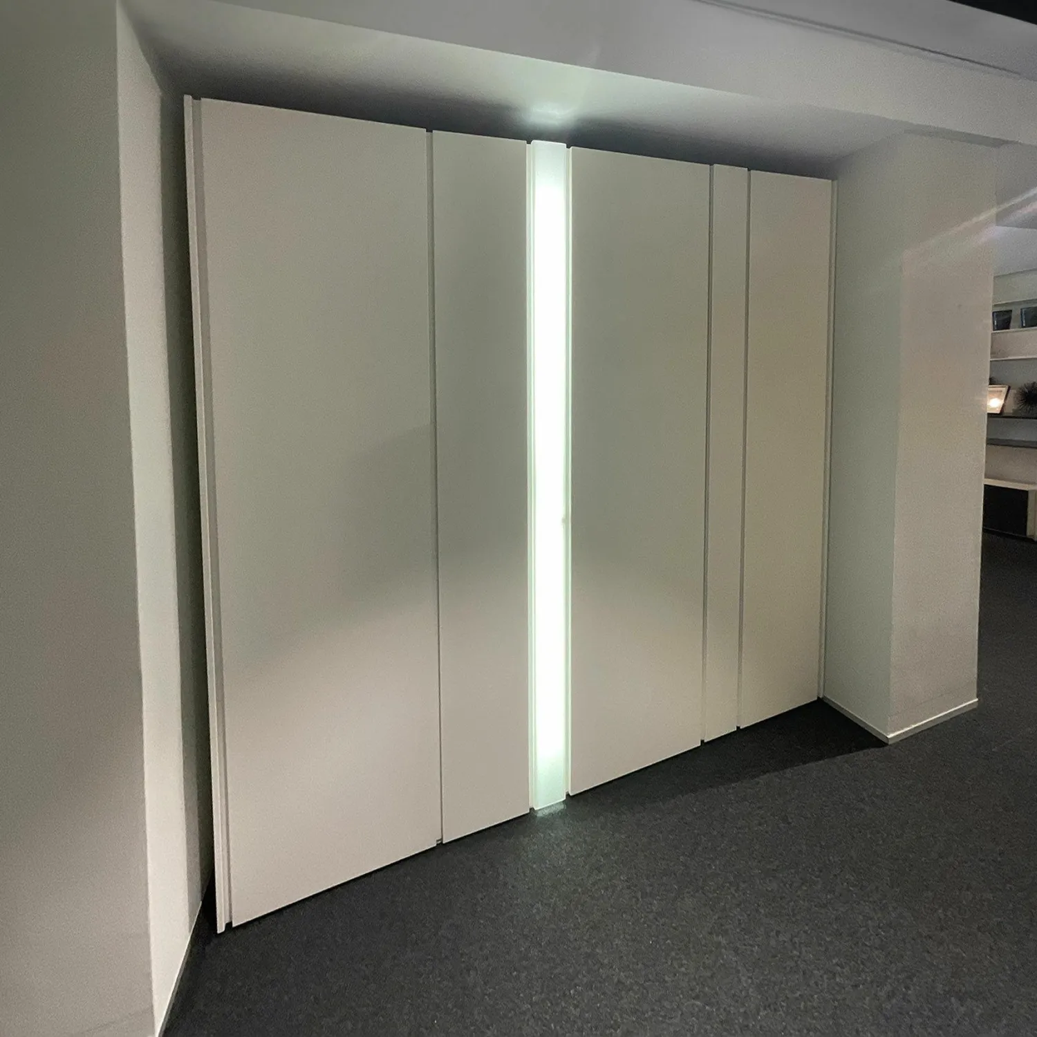 Schönbuch Kleiderschränke|Schrank Stripes Lack Schneeweiß Mit Beleuchtung