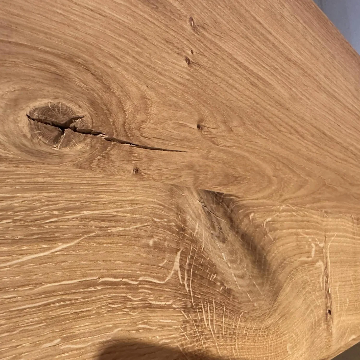 Scholtissek Vitrinen & Highboards|Schrank Varus Asteiche mit Glas Grau Knorrige Eiche Geölt Floatglas Dunkelbraun Matt