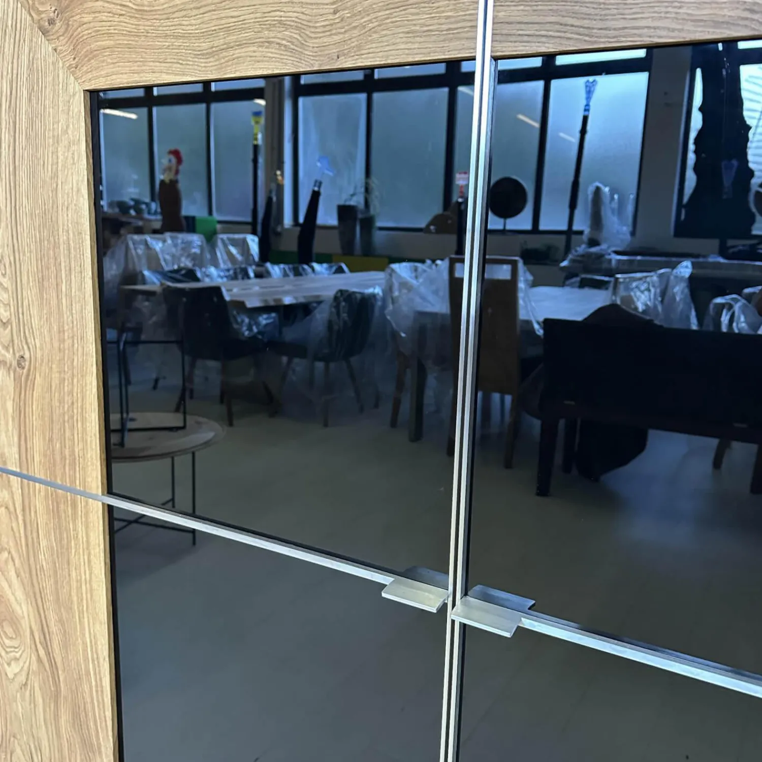 Scholtissek Vitrinen & Highboards|Schrank Varus Knorrige Eiche Natur Geölt Fronten Glas 9005 Schwarz Glänzend Mit Edelstahlkanten