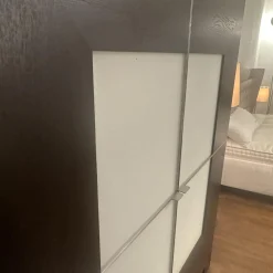 Scholtissek Vitrinen & Highboards|Schrank Varus Korpus Knorrige Eiche Wengefarben Dunkelbraun Front Glas Optiwhite Weiß Matt