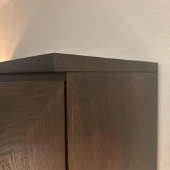 Scholtissek Vitrinen & Highboards|Schrank Varus Korpus Knorrige Eiche Wengefarben Dunkelbraun Front Glas Optiwhite Weiß Matt