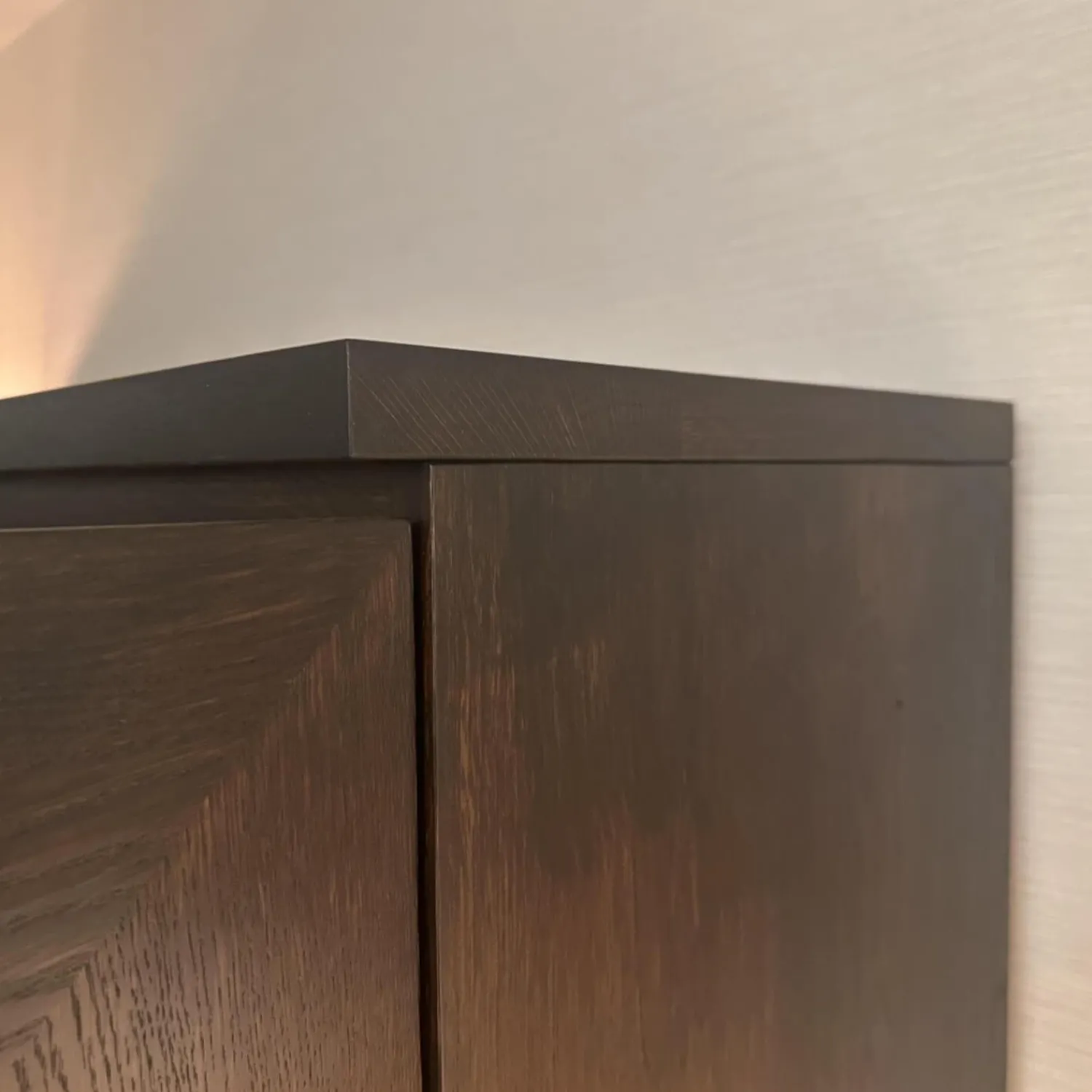 Scholtissek Vitrinen & Highboards|Schrank Varus Korpus Knorrige Eiche Wengefarben Dunkelbraun Front Glas Optiwhite Weiß Matt