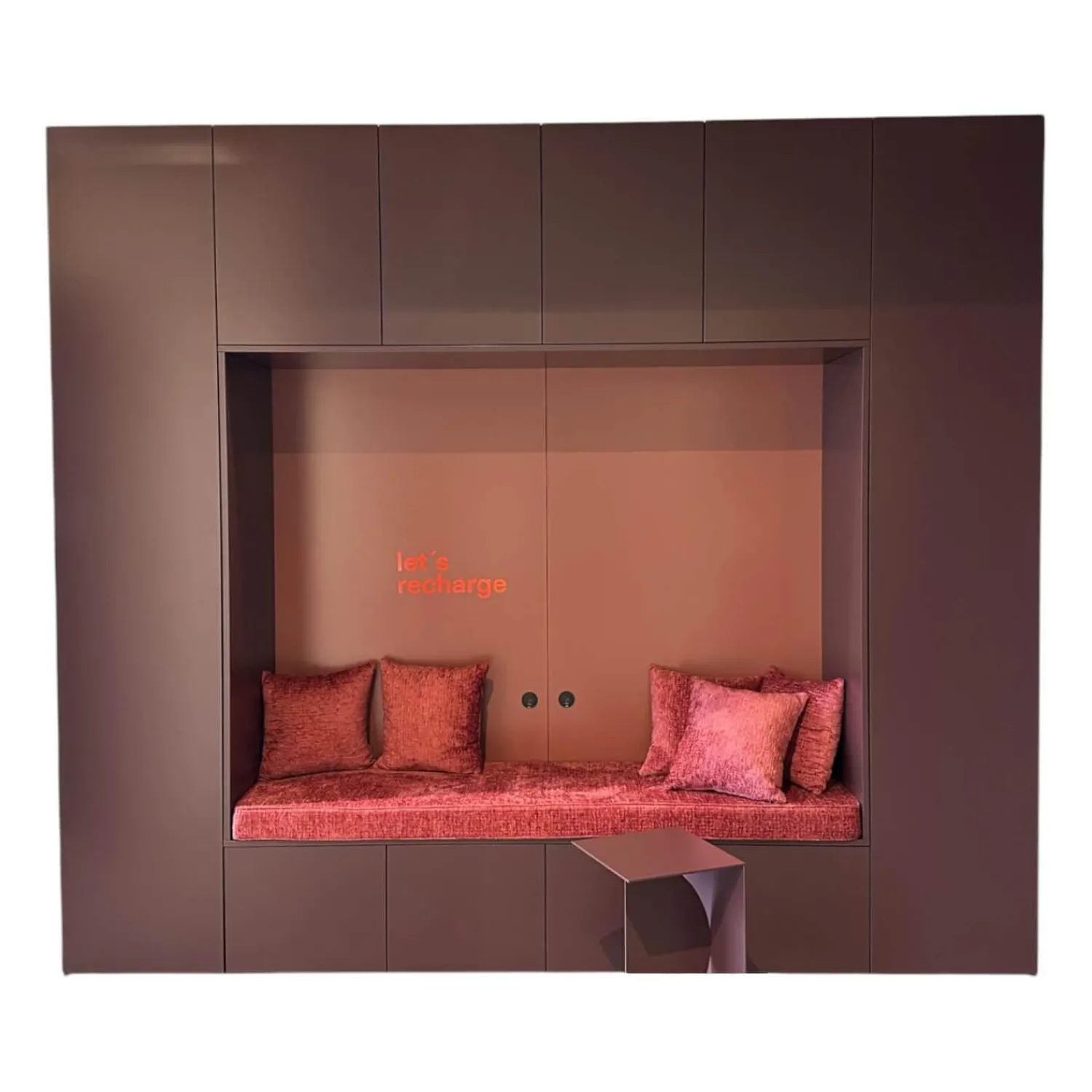 Interlübke Kleiderschränke|Schrankwand Collect Plus Korpus Lack M41 Rot Burgund Paneel Lack M42 Malve Rot Ohne Polster