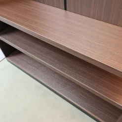 Porro Garderoben|Schrankwand Struktur Eukalyptusfarben Fachböden Bezug Ecoleder Mit Beleuchtung