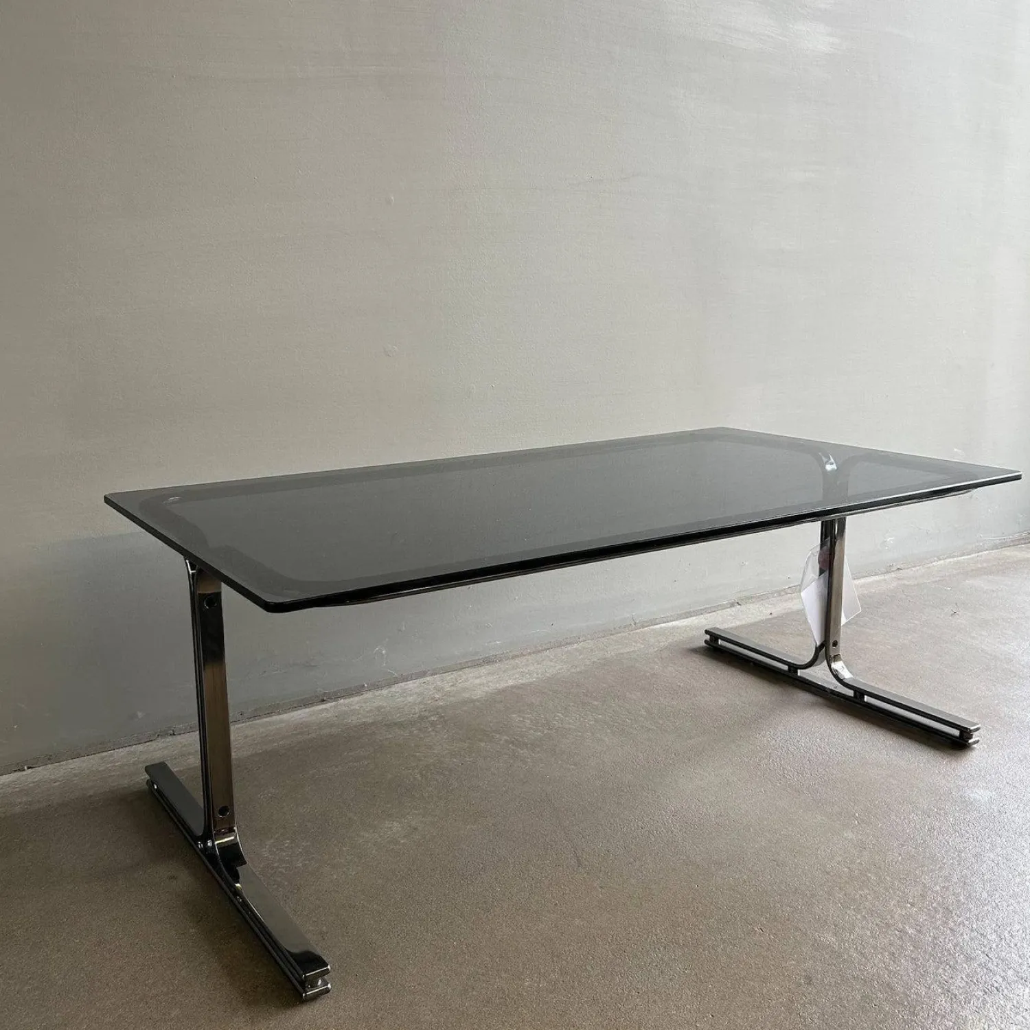 Walter Knoll Schreibtische & Sekretäre|Schreibtisch Berlin Table 140 T1 Platte Rauchglas Schwarz Gestell Profilstahl Schwarz Chrom Mit Kunststoffgleitern