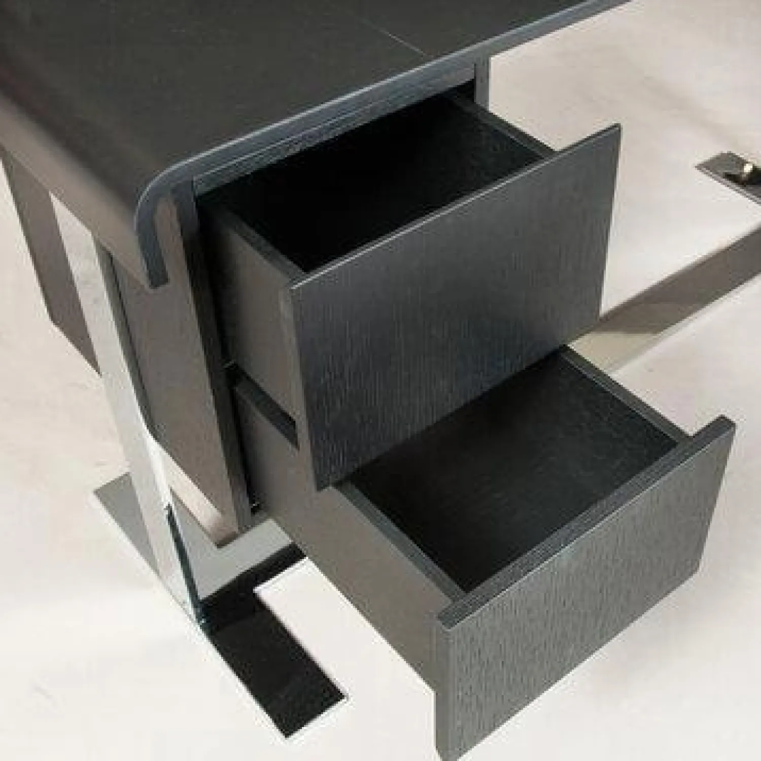 B&B Italia Schreibtische & Sekretäre|Schreibtisch Eileen Kernleder Schwarz Ladenelement Eiche Schwarz Gebeizt Gestell Glänzend Verchromt