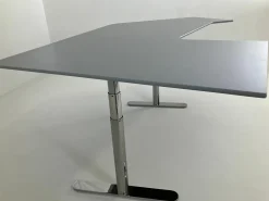 Montana Schreibtische & Sekretäre|Schreibtisch HiLow 2 MDF Fjord Anthrazit Grau Gestell Aluminium Chrom Glänzend Höhenverstellbar