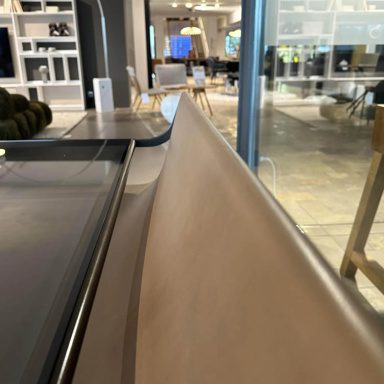 B&B Italia Schreibtische & Sekretäre|Schreibtisch Quiet Lines Platte Rauchglas Und Leder Kasia 330 Nussbaum Braun Gestell Schwarz Verchromt Mit Hocker