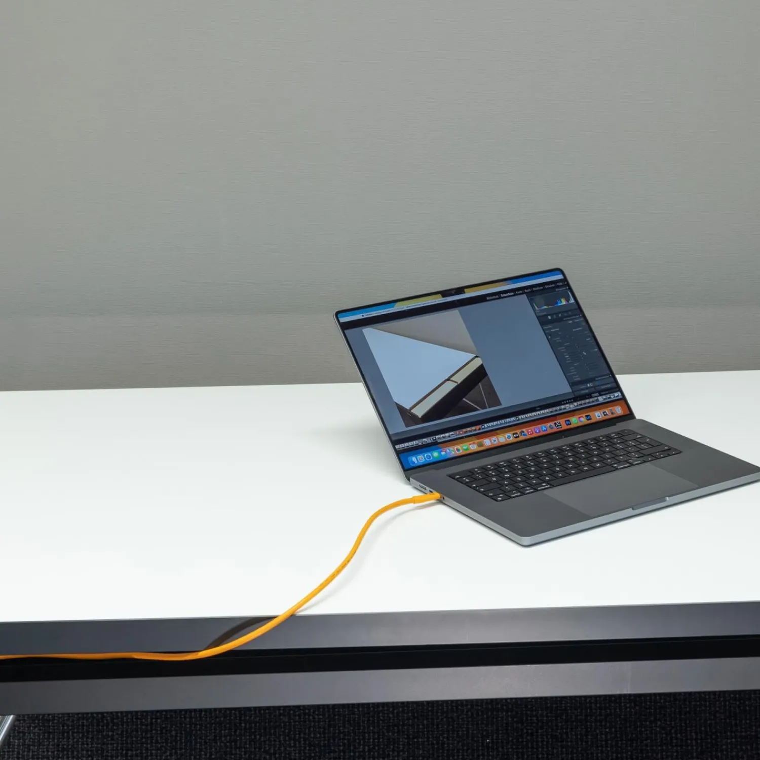 System 180 Schreibtische & Sekretäre|Schreibtisch Rackpod Auf Sockelfüßen mit Ablagefach