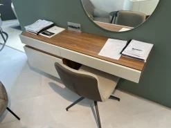 Hülsta Schreibtische & Sekretäre|Schreibtisch Tetrim Front Lack Seidengrau Grau Korpus Echt Natur Furnier Kernnussbaum Inklusive Spiegel