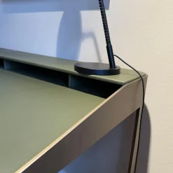 Frag Schreibtische & Sekretäre|Schreibtisch Twain Leder Birke 816 Dunkelgrün Gestell Stahl Messing F33 Ohne Stuhl