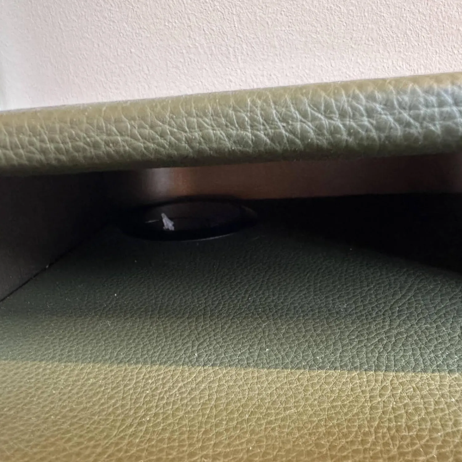 Frag Schreibtische & Sekretäre|Schreibtisch Twain Leder Birke 816 Dunkelgrün Gestell Stahl Messing F33 Ohne Stuhl