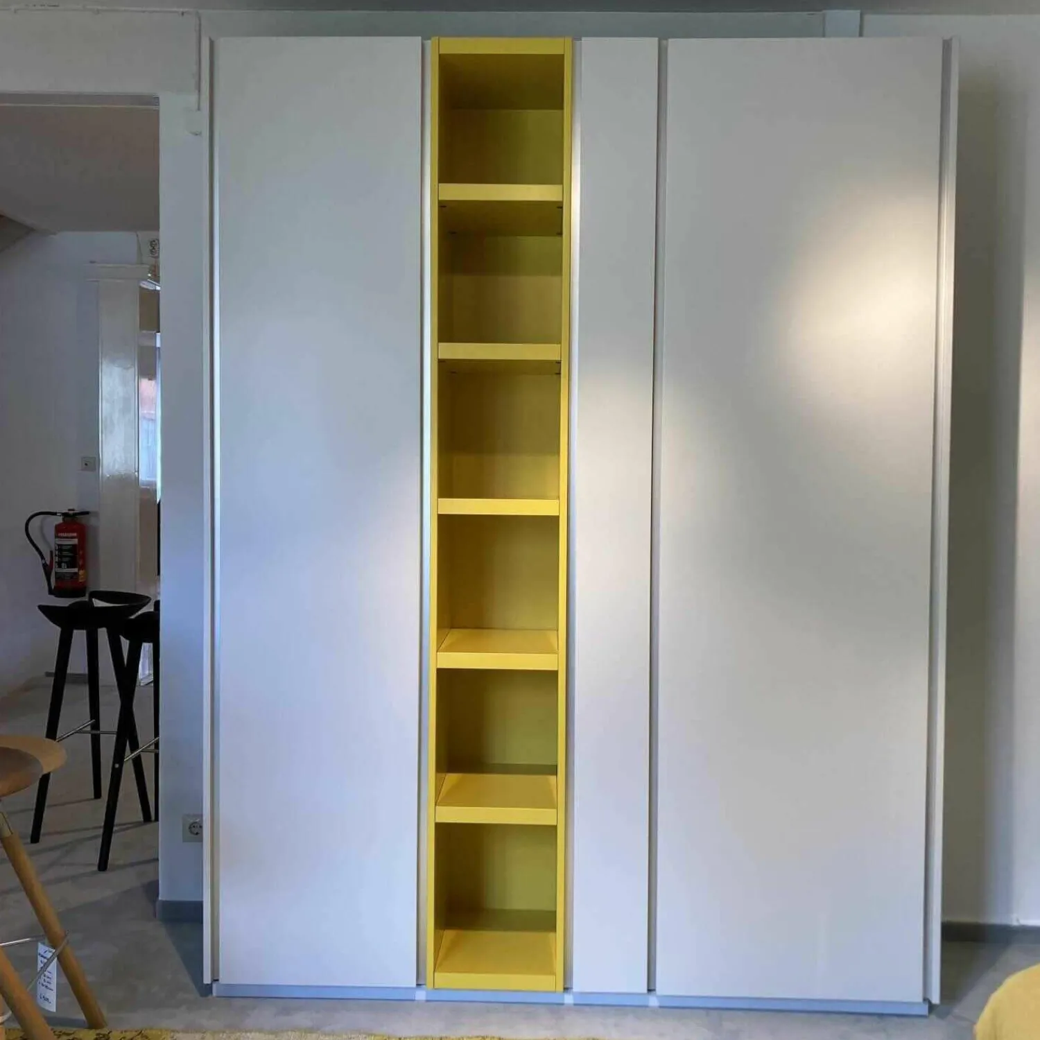 Schönbuch Schuhschränke|Schuhschrank Stripes Weiß Grau Zitronengelb