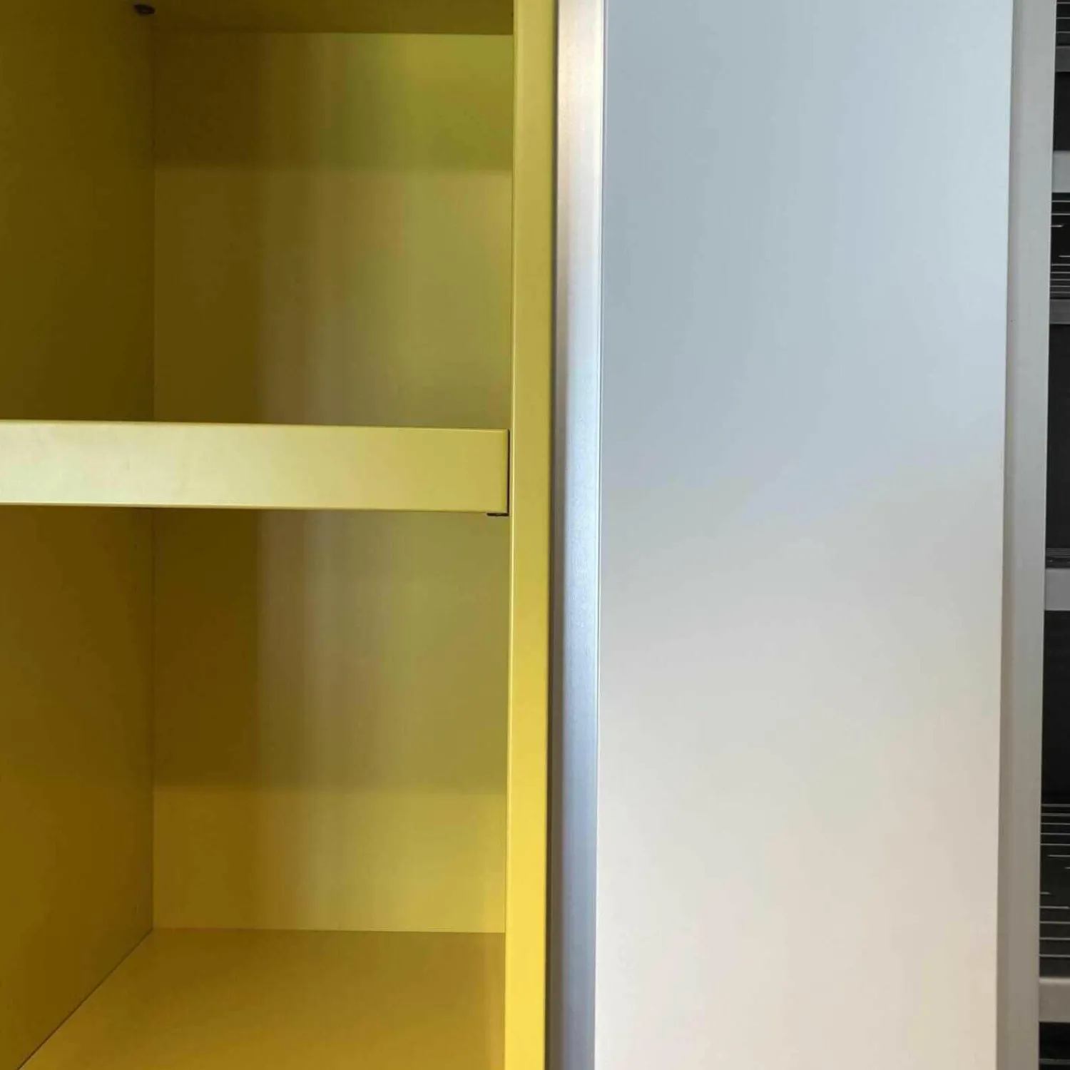 Schönbuch Schuhschränke|Schuhschrank Stripes Weiß Grau Zitronengelb