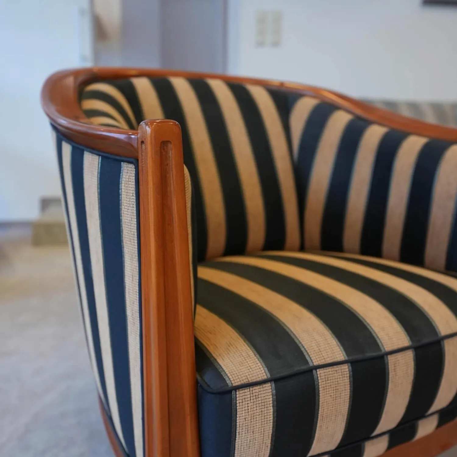 Eigene Herstellung Relaxsessel|Schulenburg Sichtholzsessel Monaco Bezug Stoff Stripe 4318 Sichtholzgestell Kirschbaum Massiv Antik