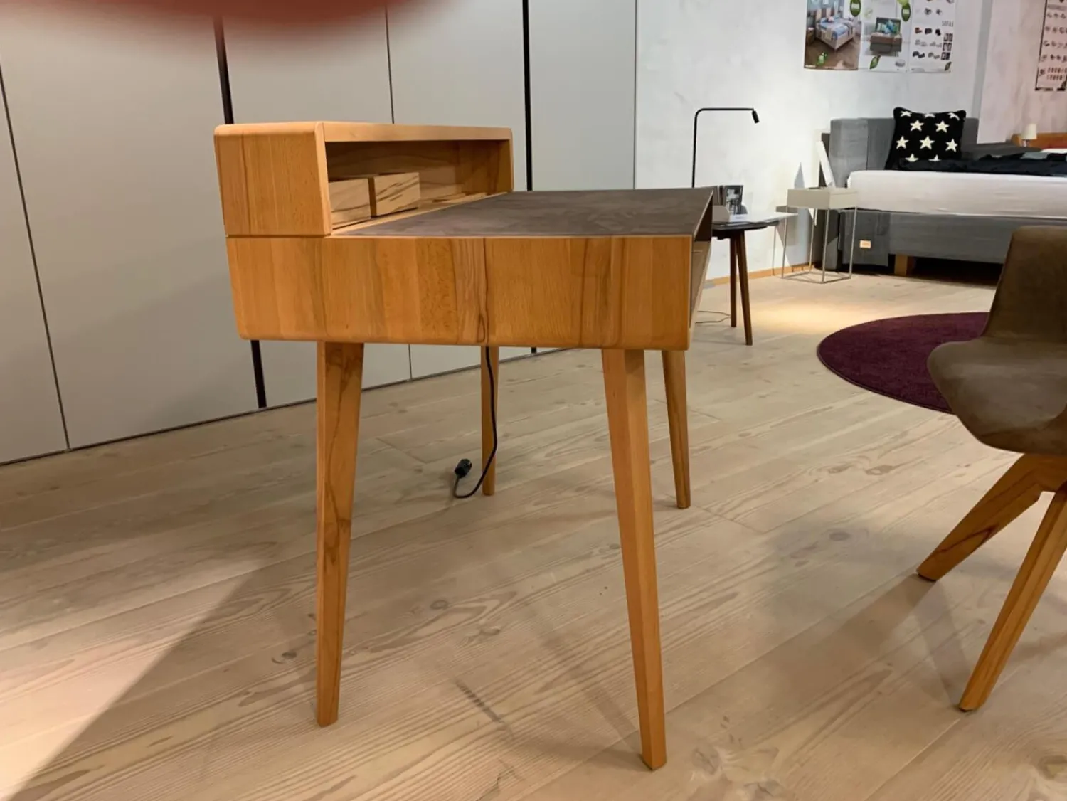 Team 7 Schreibtische & Sekretäre|Sekretär Sol Freistehend Kernbuche Massiv Geölt Platte in Naturleder L7 Tartufo