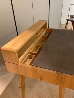 Team 7 Schreibtische & Sekretäre|Sekretär Sol Freistehend Kernbuche Massiv Geölt Platte in Naturleder L7 Tartufo