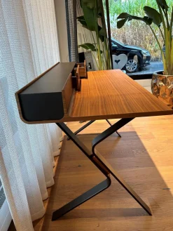 Bielefelder Werkstätten Schreibtische & Sekretäre|Sekretär Supreme Platte Nussbaum Furniert Gestell Stahl Pulverbeschichtet Bronze Schwarz Inklusive Drei Schubladen