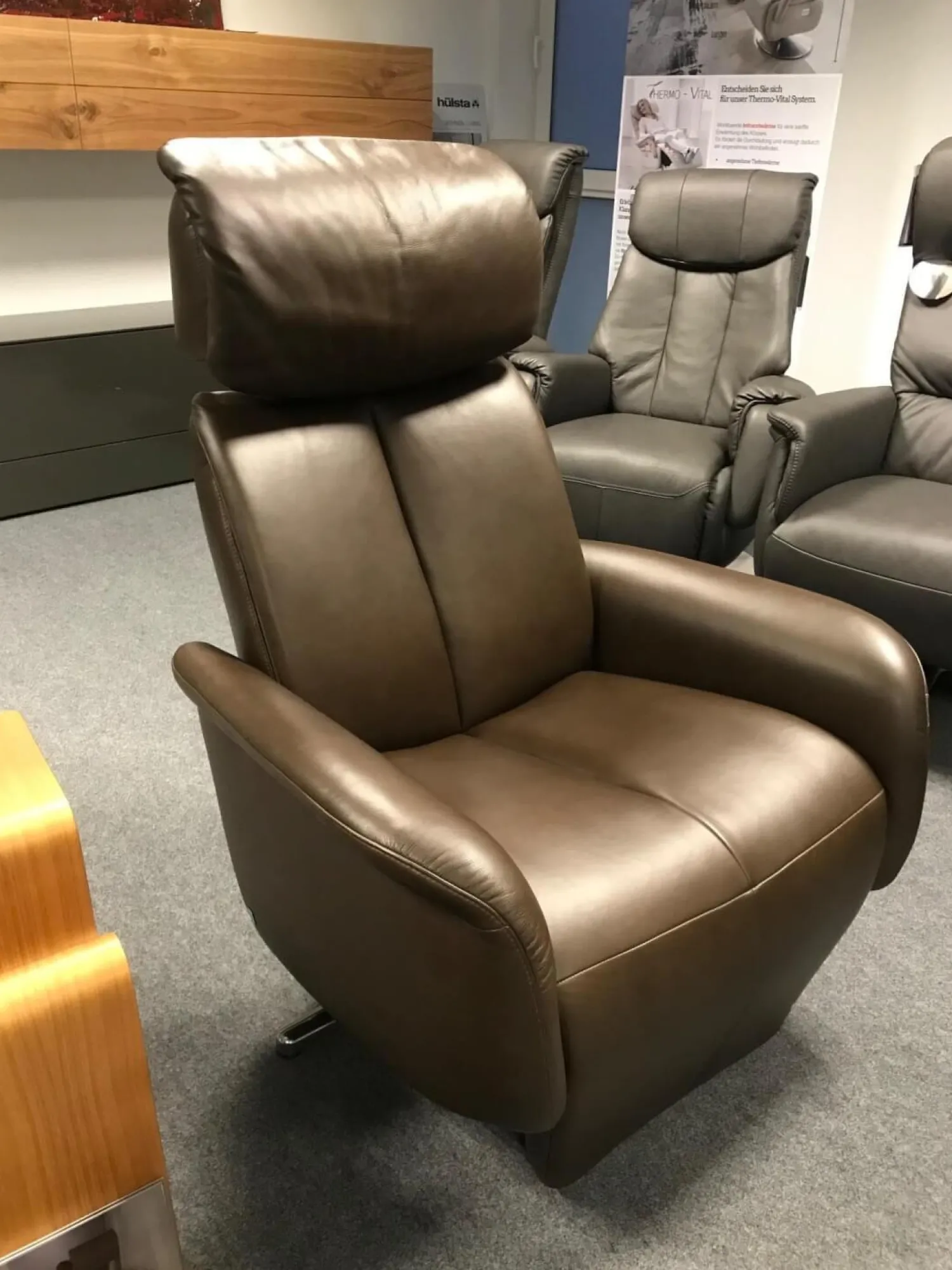 FM Munzer Relaxsessel|Sessel 5904 Bezug Leder Longlife Prestige Farbe 72 Nougat Dunkelbraun Fuß Metall Drehkreuz Chrom Mit Manuelle Verstellung