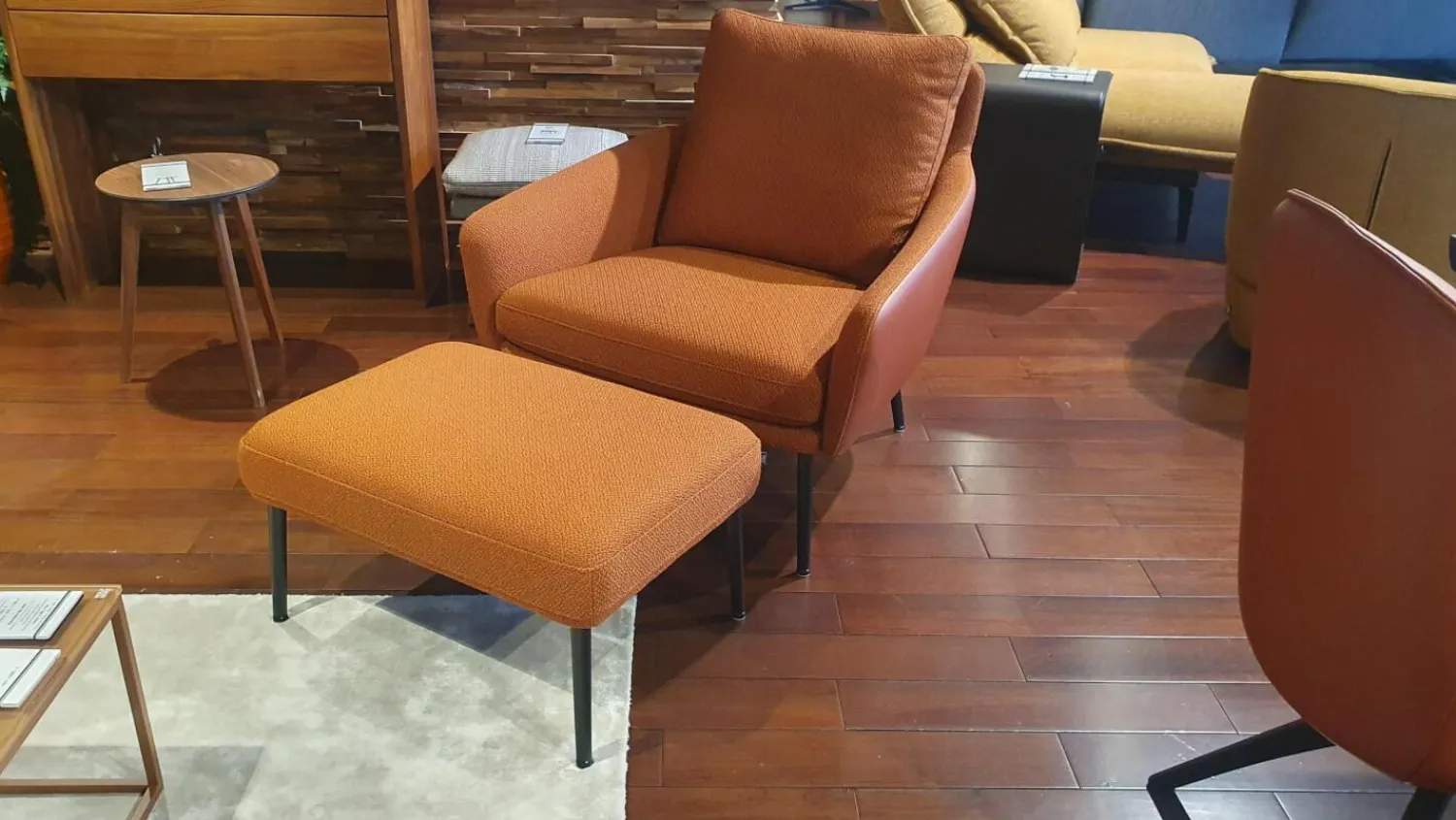 Rolf Benz Relaxsessel|Sessel 561 Jon Stoff 24 Kupferbraun Füße Metall Schwarz mit Hocker