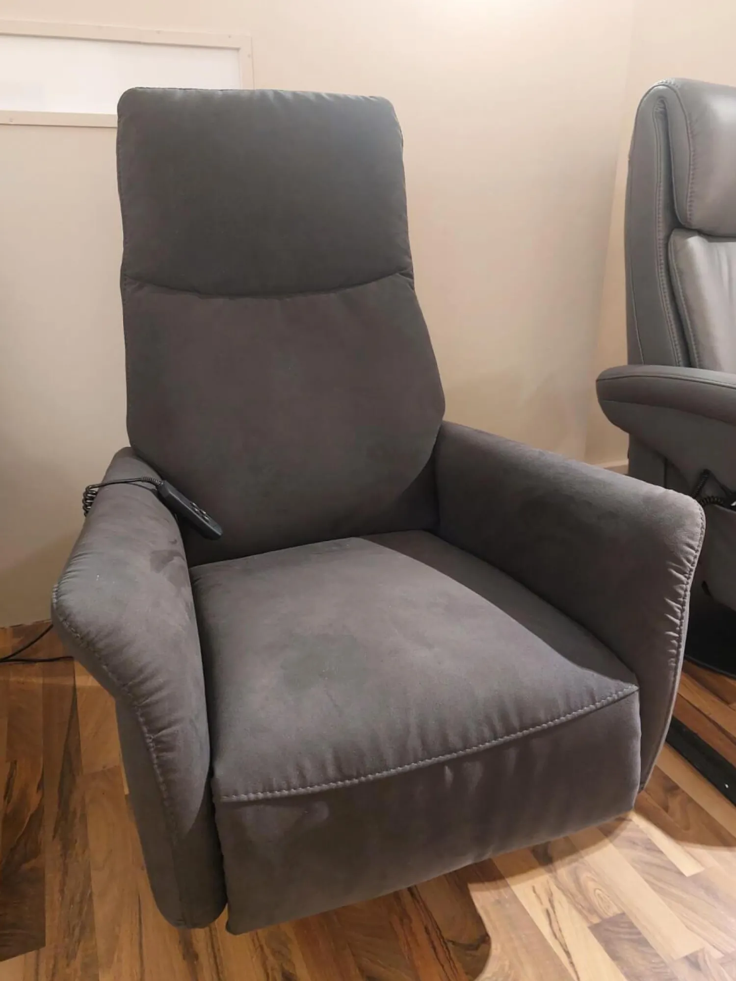 himolla Relaxsessel|Sessel 9061 Stoff Belvetara 33 Asphalt Grau Tellerfuß Anthrazit