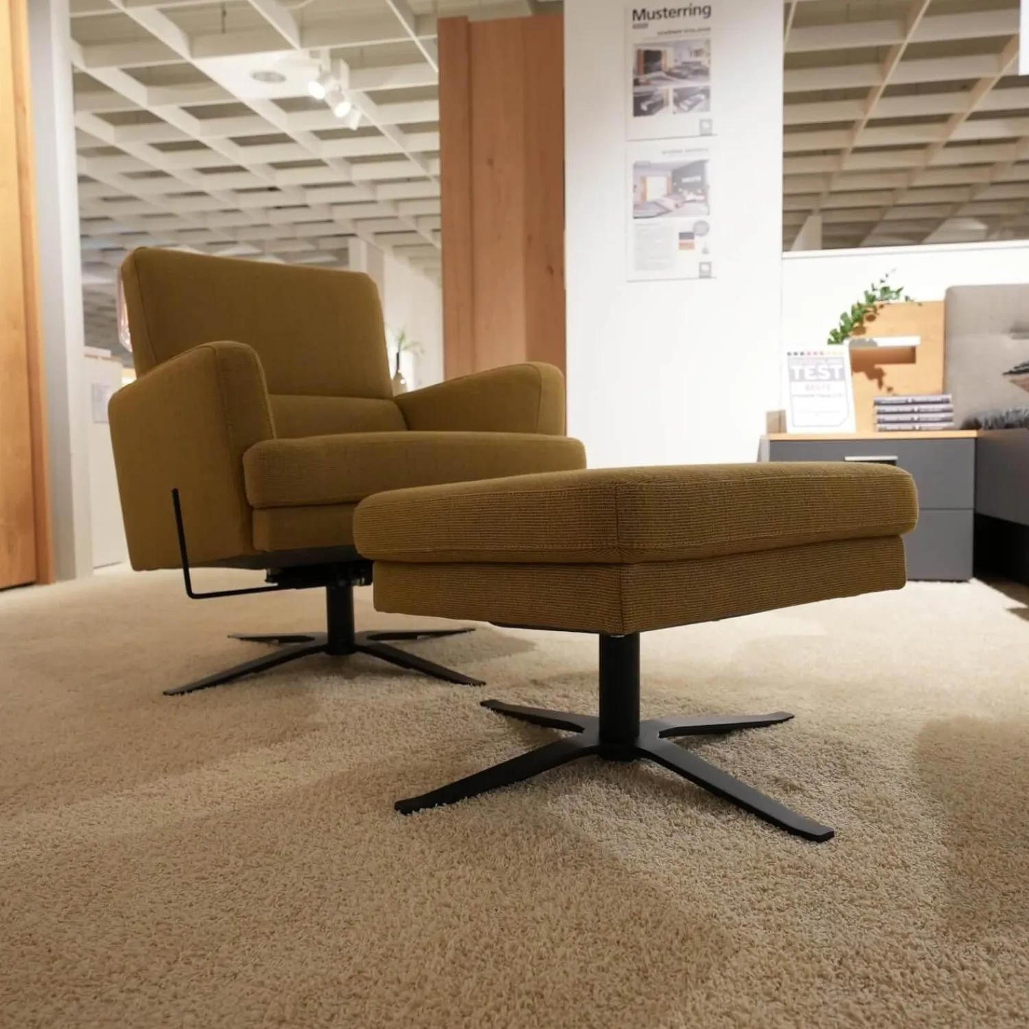 Candy Relaxsessel|Sessel 4585 Stoff JAB 12040 Braun Gelb Sternfußgestell Metall Schwarz Matt Mit Wippfunktion Inklusive Hocker